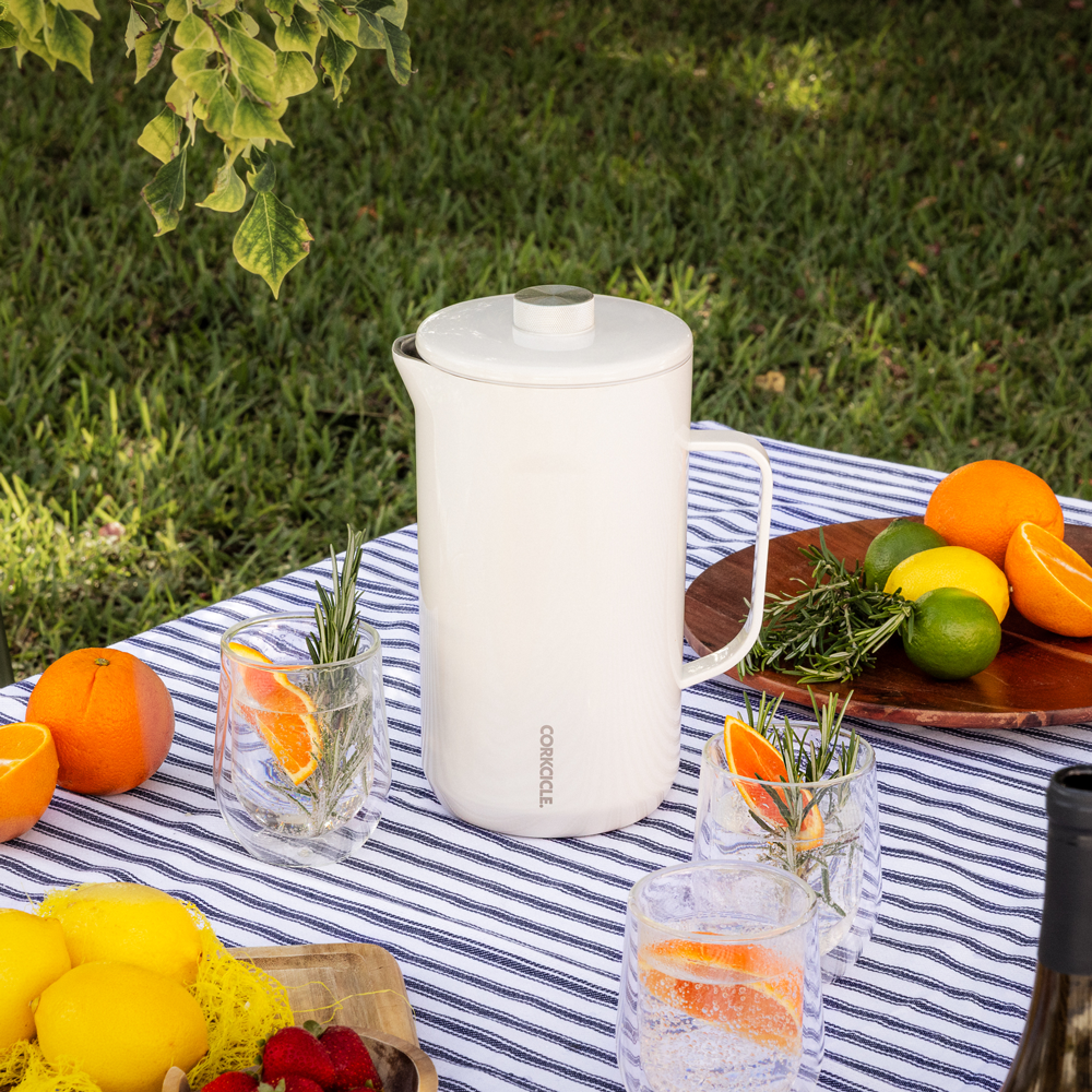 pitcher-f5 OatmilkPitcher_Lifestyle.png